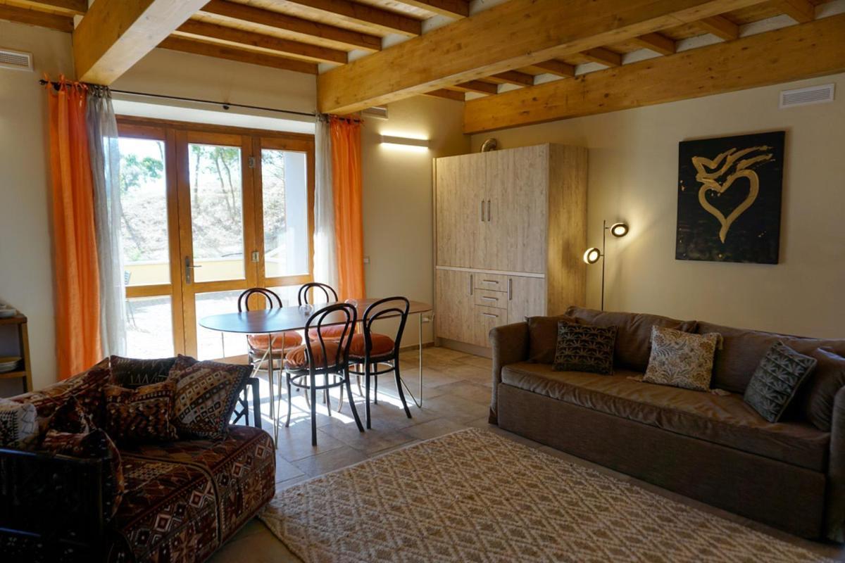 Agriturismo Cheloni Guasticce 外观 照片