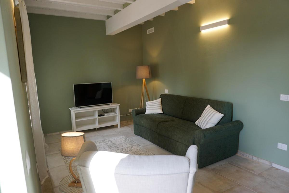 Agriturismo Cheloni Guasticce 外观 照片