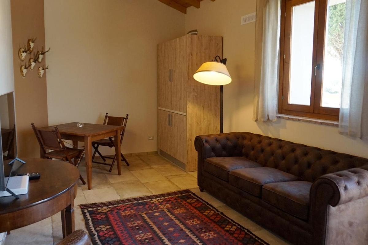 Agriturismo Cheloni Guasticce 外观 照片