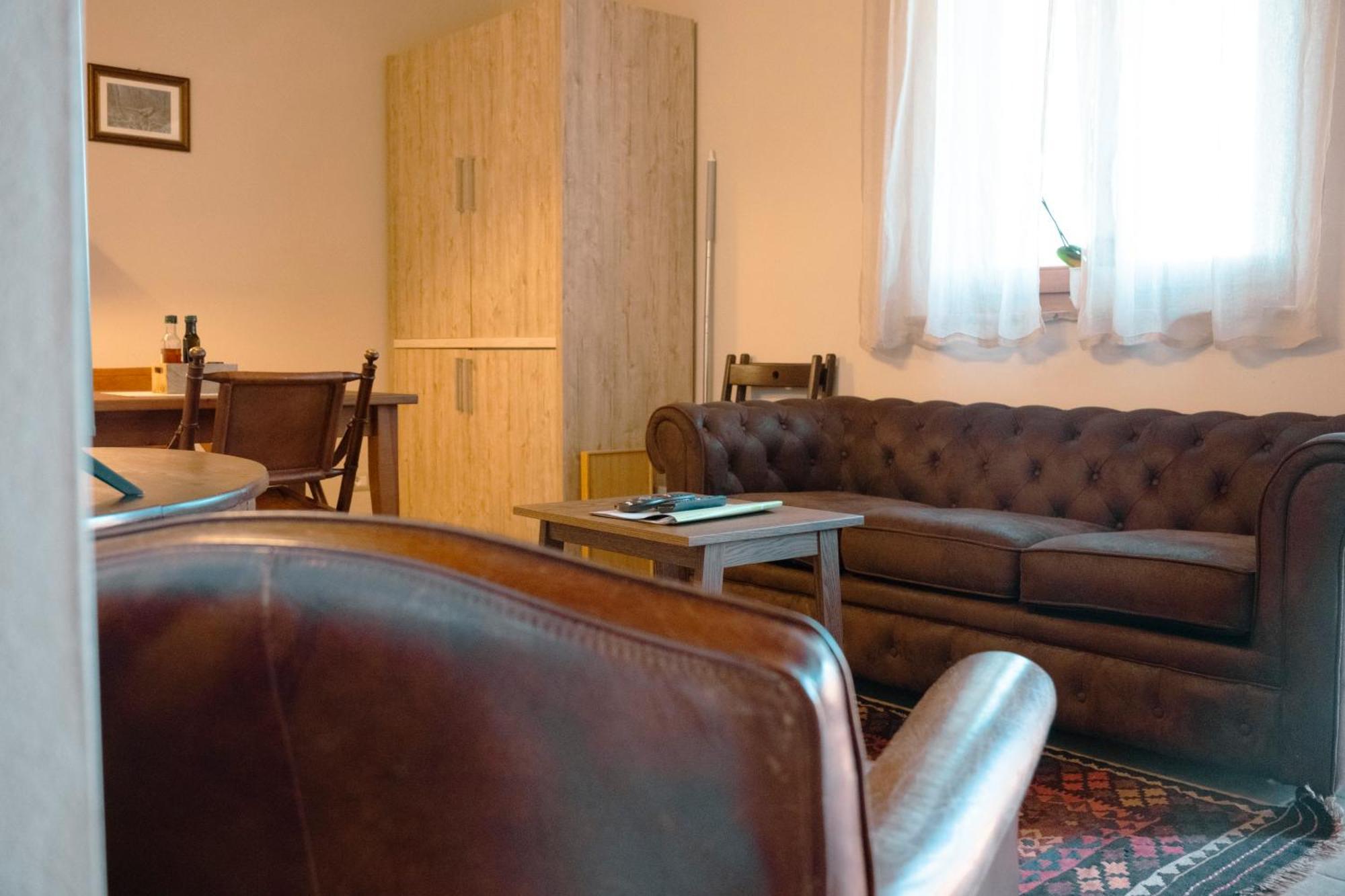 Agriturismo Cheloni Guasticce 外观 照片